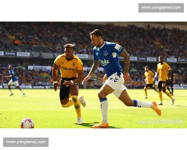 埃弗顿抢滩沃克争夺战 莫耶斯瞄准曼城老将补强防线